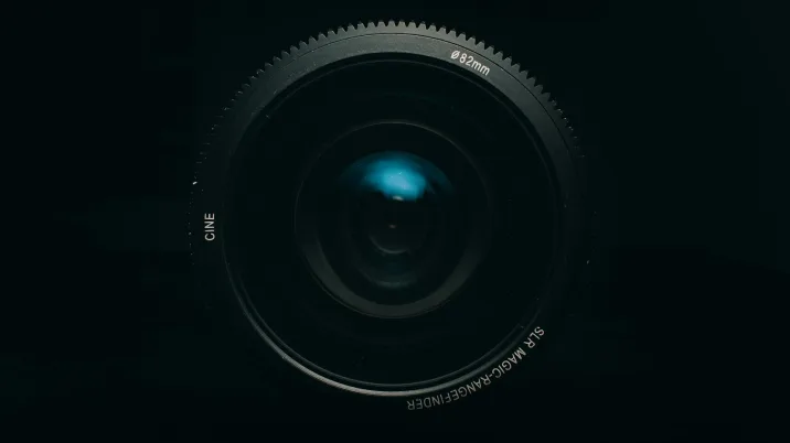 Cine lens front element with Ø82mm thread marking
